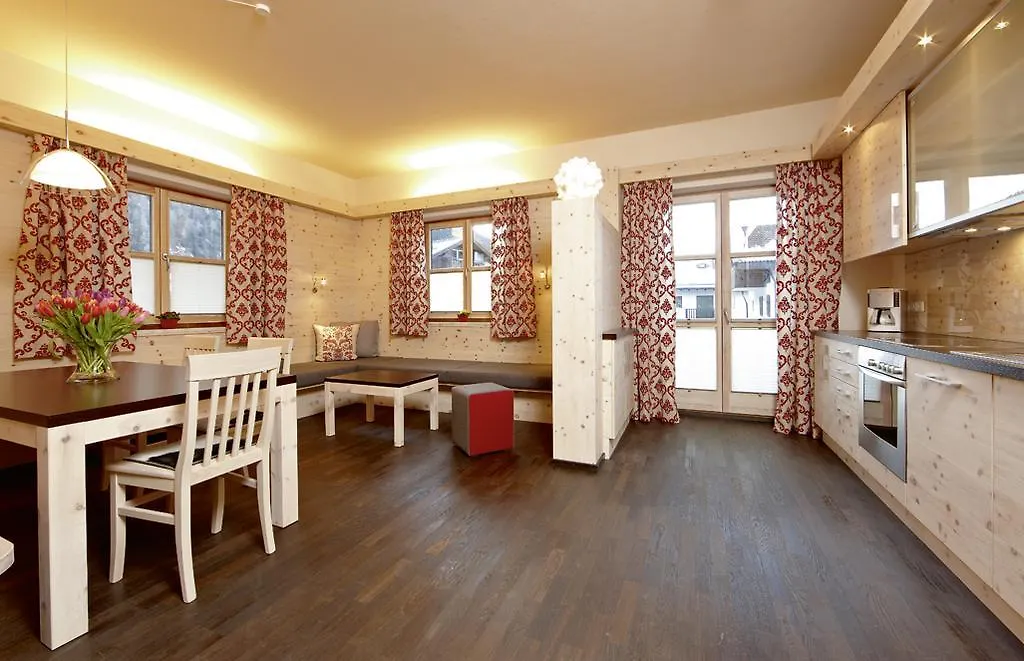 Ferienhaus Magdalena ミッテンヴァルト