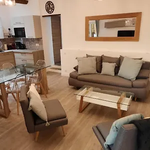 Beautiful Old Town Flat, Near The Apartment Nizza